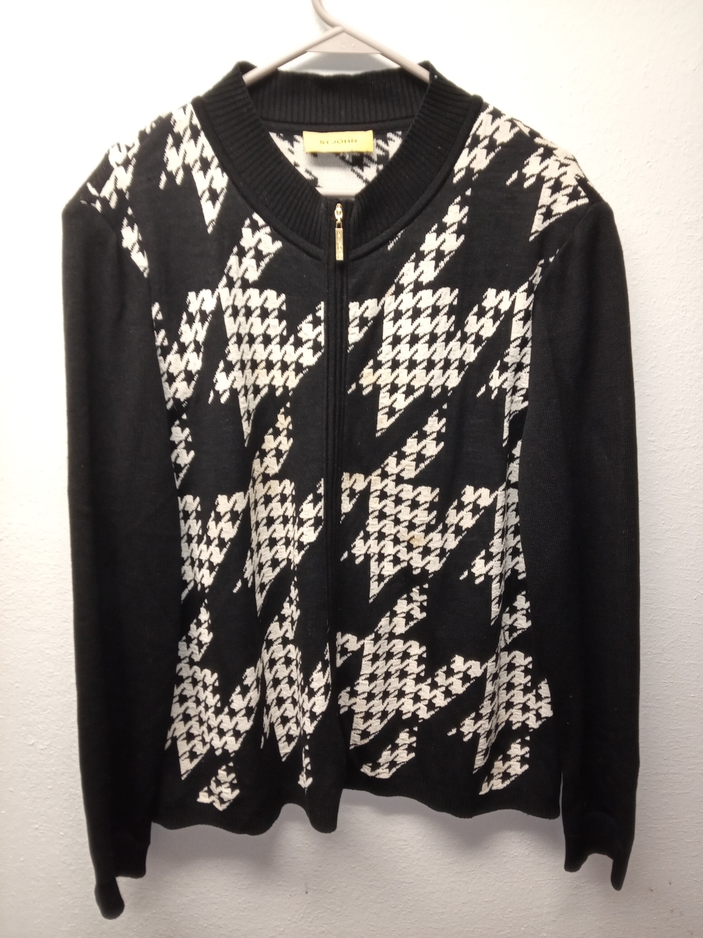 St. John Sz M Black and White Patterned Zip Up Jacket Gold Accented